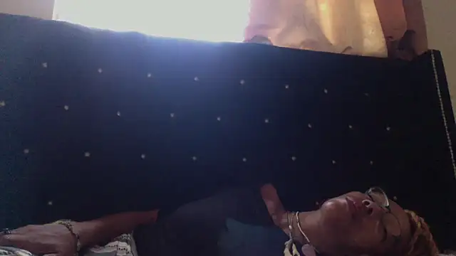 Ladyzee25 online show from 21, 10, 2025