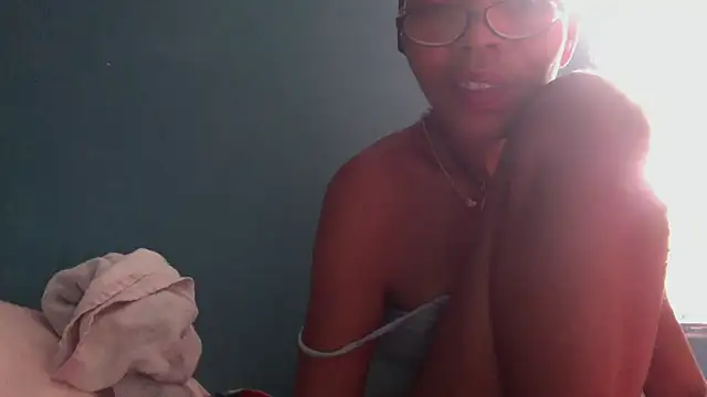 Ladyzee25 online show from 30, 10, 2025