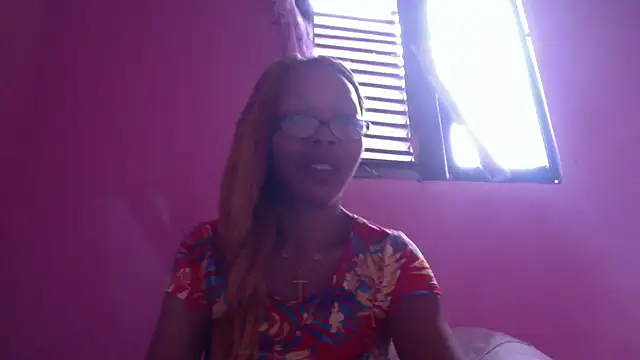 Ladyzee25 online show from 28, 11, 2025