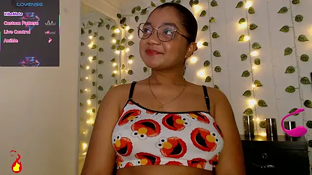 Snapshot of victtoria_cane63 chatting on 14, 5, 2026 victtoria cane63 online show from 14, 5, 2026