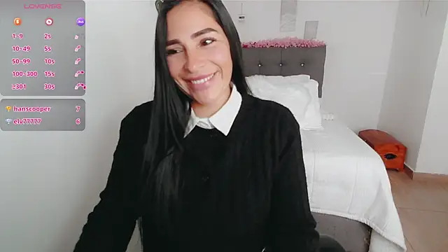 luna lgomez  online show from 5, 1, 2026