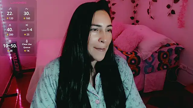 luna lgomez  online show from 15, 3, 2025