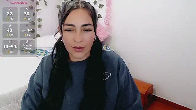 luna lgomez  online show from 19, 3, 2025
