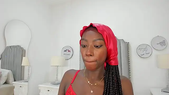 Snapshot of SamantaMarquez chatting on 14, 11, 2025 SamantaMarquez online show from 14, 11, 2025