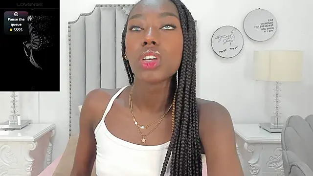 Snapshot of SamantaMarquez chatting on 19, 11, 2025 SamantaMarquez online show from 19, 11, 2025