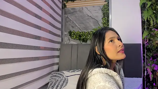 Fernanda liie  online show from 20, 12, 2025