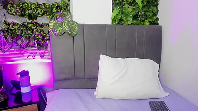 Fernanda liie  online show from 28, 10, 2025