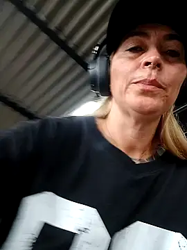 Snapshot of Sara_Valkyri chatting on 7, 3, 2025 Sara Valkyri online show from 7, 3, 2025