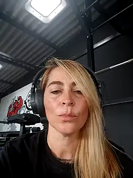 Snapshot of Sara_Valkyri chatting on 13, 3, 2025 Sara Valkyri online show from 13, 3, 2025
