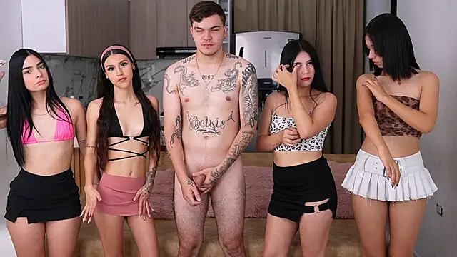 Petiteess online show from 8, 6, 2026