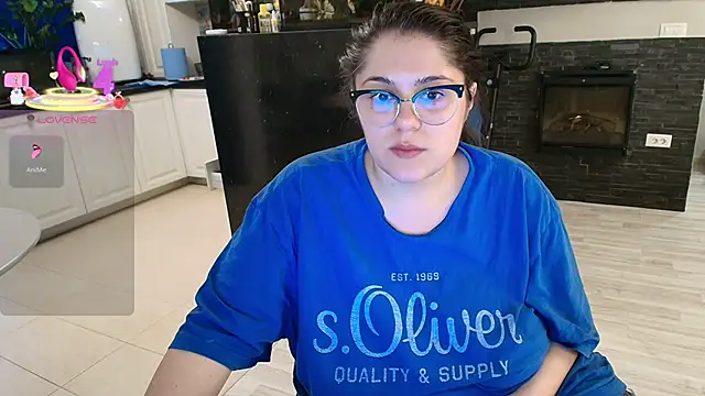 Layla- online show from 15, 4, 2026