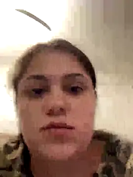 Snapshot of Layla- chatting on 31, 10, 2025 Layla- online show from 31, 10, 2025