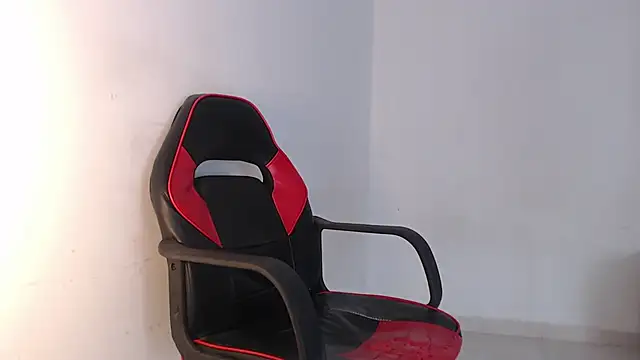 Snapshot of adam_levis17 chatting on 4, 11, 2025 adam levis17 online show from 4, 11, 2025