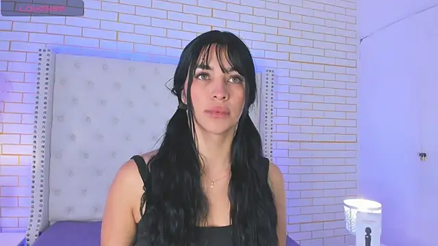 Emilly wilson  online show from 5, 10, 2025