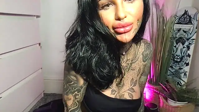 Peaches and the Cream online show from 5, 3, 2026