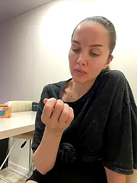 Beverly Hilll online show from 25, 11, 2025