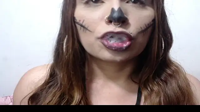 Snapshot of nicollewayne10 chatting on 1, 11, 2025 nicollewayne10 online show from 1, 11, 2025