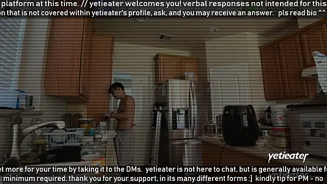 Snapshot of yetieater chatting on 12, 5, 2026 yetieater online show from 12, 5, 2026