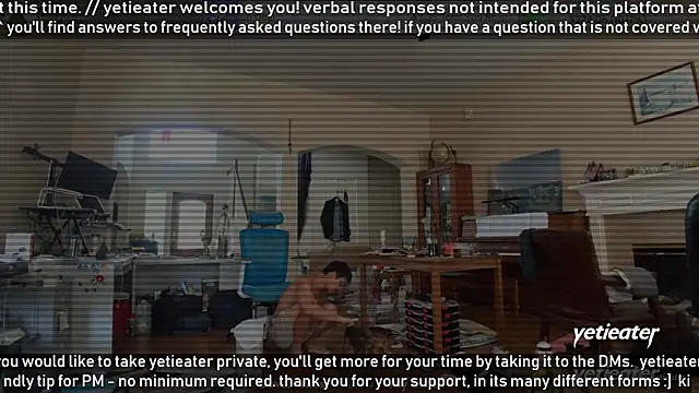 Snapshot of yetieater chatting on 24, 6, 2026 yetieater online show from 24, 6, 2026