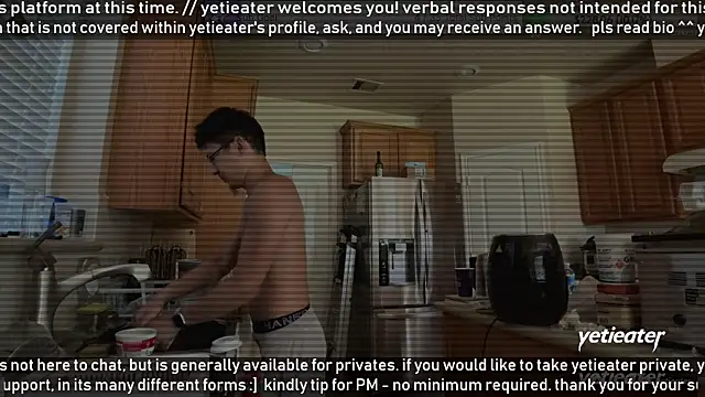 Snapshot of yetieater chatting on 21, 7, 2026 yetieater online show from 21, 7, 2026
