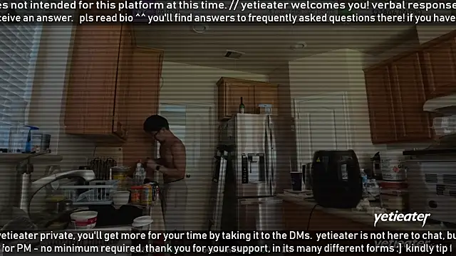 Snapshot of yetieater chatting on 22, 7, 2026 yetieater online show from 22, 7, 2026