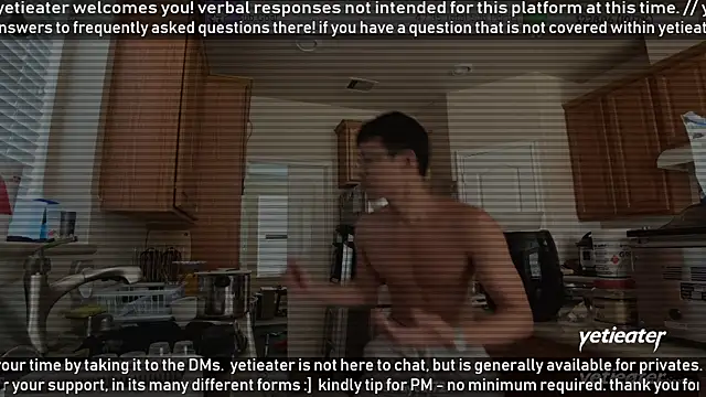 Snapshot of yetieater chatting on 18, 5, 2026 yetieater online show from 18, 5, 2026
