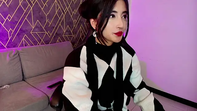 Snapshot of Tahara_Romanov chatting on 5, 5, 2026 Tahara Romanov online show from 5, 5, 2026