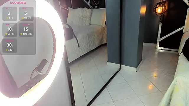 Snapshot of Melissa_23_ chatting on 12, 9, 2025 Melissa 23 online show from 12, 9, 2025