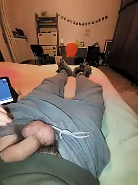 Cazzettostorto99 online show from 9, 3, 2026