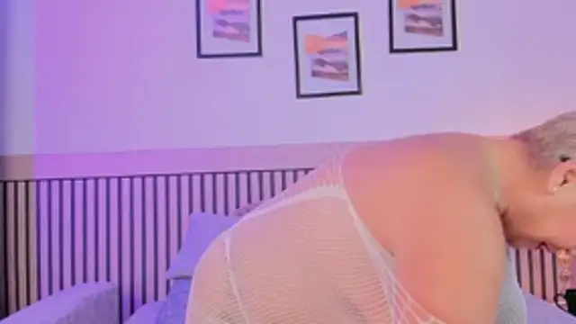 Snapshot of Lucy_Milf_68 chatting on 21, 11, 2025 Lucy Milf 68 online show from 21, 11, 2025