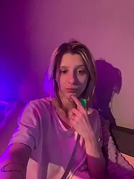 Snapshot of amorearte_m chatting on 4, 3, 2025 amorearte m online show from 4, 3, 2025