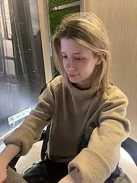 Snapshot of amorearte_m chatting on 11, 3, 2025 amorearte m online show from 11, 3, 2025