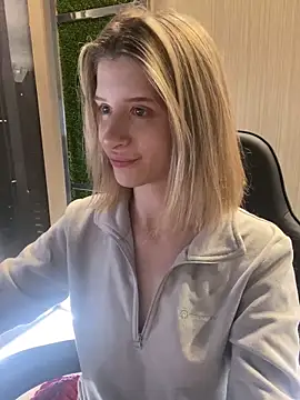 Snapshot of amorearte_m chatting on 18, 3, 2025 amorearte m online show from 18, 3, 2025