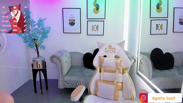 Snapshot of Agatha_luxx chatting on 26, 9, 2025 Agatha luxx online show from 26, 9, 2025