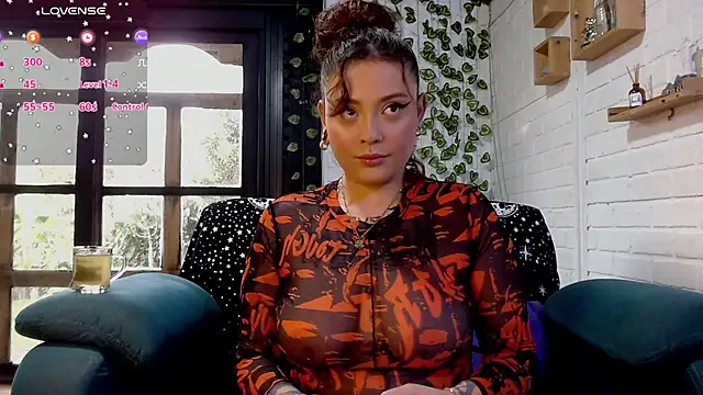 LiraSonnett online show from 3, 12, 2025