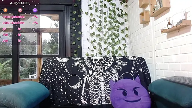 LiraSonnett online show from 24, 10, 2025