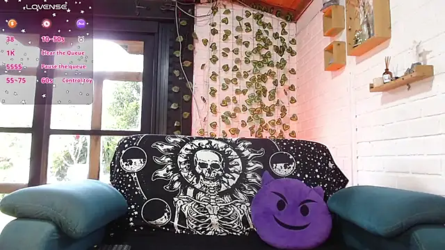 LiraSonnett online show from 8, 2, 2026