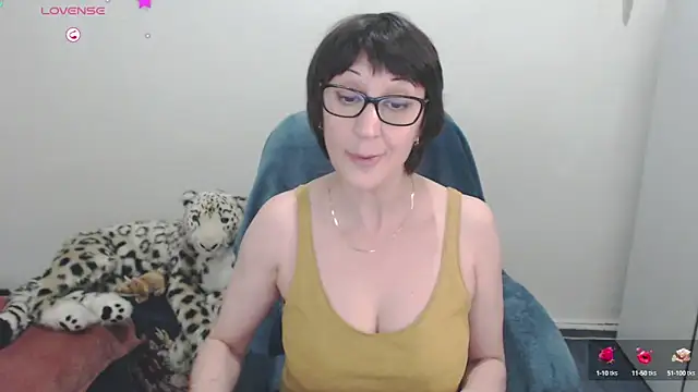 LenaFlynn online show from 5, 3, 2025