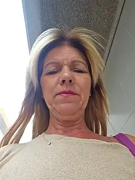 Snapshot of Melody73 chatting on 13, 10, 2025 Melody73 online show from 13, 10, 2025