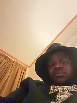 Snapshot of Julesgram chatting on 28, 11, 2025 Julesgram online show from 28, 11, 2025