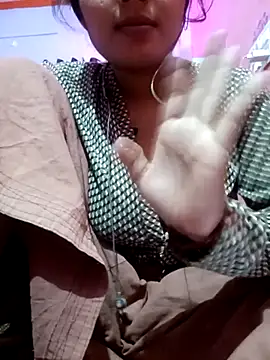 Snapshot of Beautiful_Puja chatting on 7, 3, 2025 Beautiful Puja online show from 7, 3, 2025