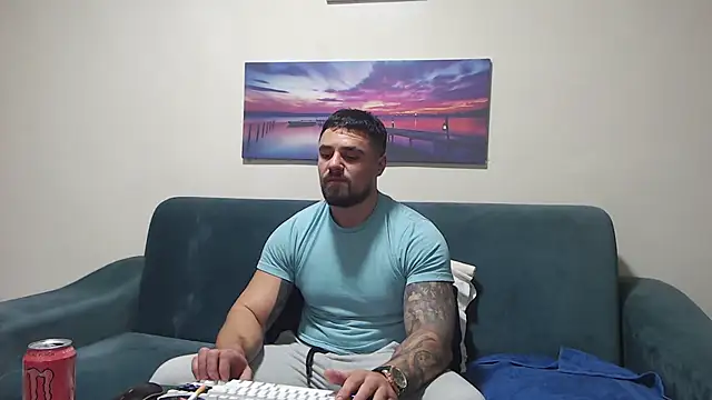 Tiberius hunk online show from 3, 12, 2025