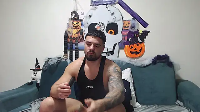 Tiberius hunk online show from 5, 11, 2025