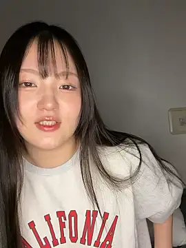 MinaKubo online show from 15, 4, 2026
