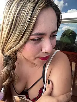 Snapshot of lunaxxx_69 chatting on 2, 5, 2026 lunaxxx 69 online show from 2, 5, 2026