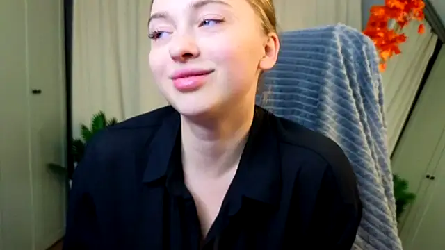 christie luv online show from 19, 11, 2025