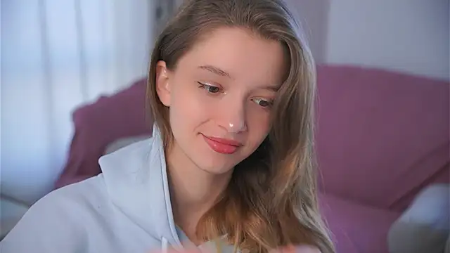 UdelaHathorne online show from 16, 3, 2025