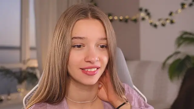 UdelaHathorne online show from 9, 9, 2025