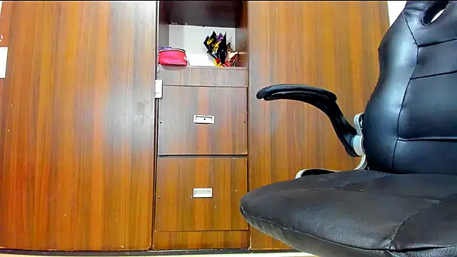 Snapshot of Dreamastercum_ chatting on 28, 10, 2025 Dreamastercum online show from 28, 10, 2025