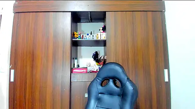 Snapshot of Dreamastercum_ chatting on 21, 11, 2025 Dreamastercum online show from 21, 11, 2025